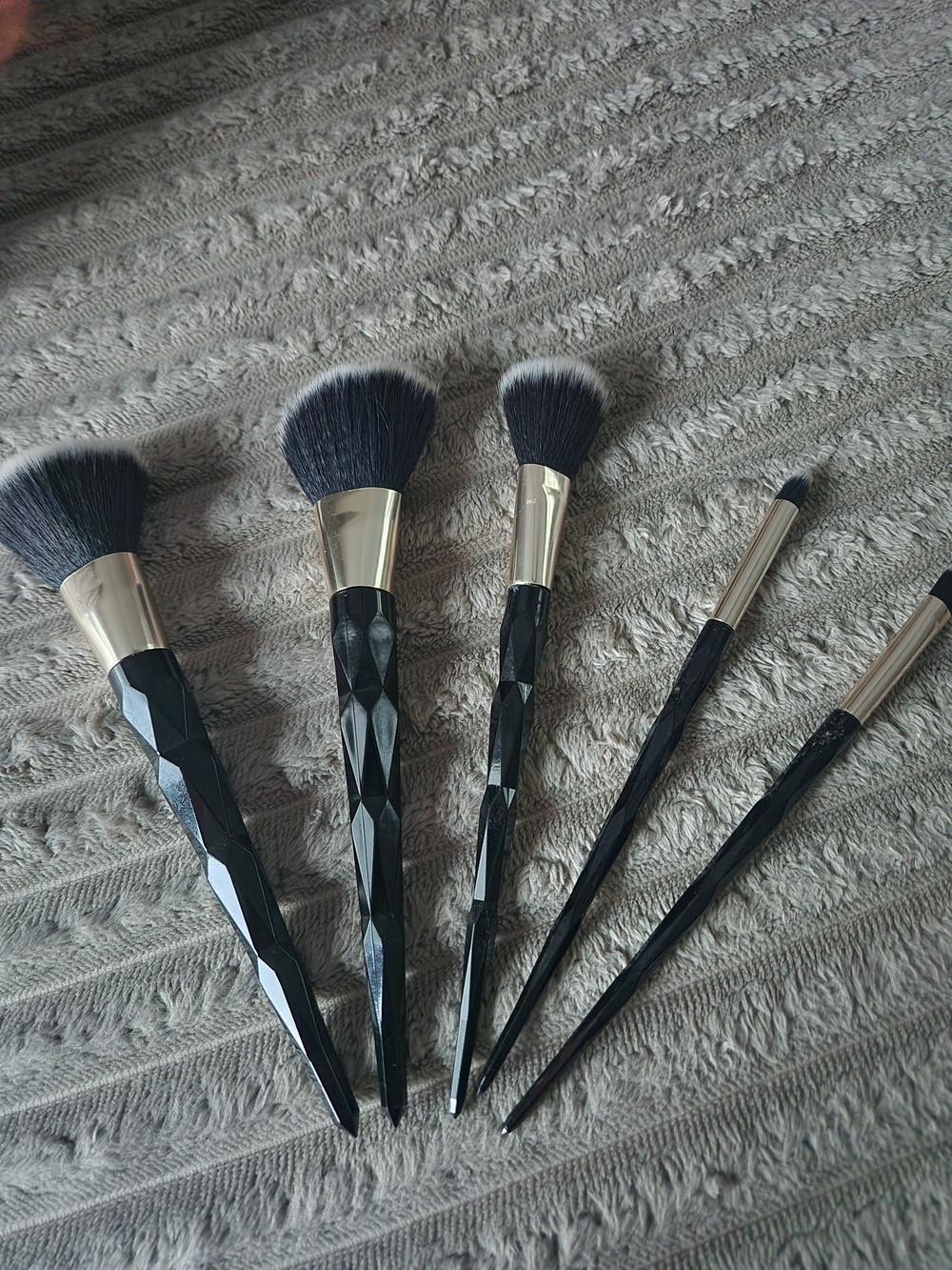 Black Faceted Handle Makeup Brush Set - Women Makeup